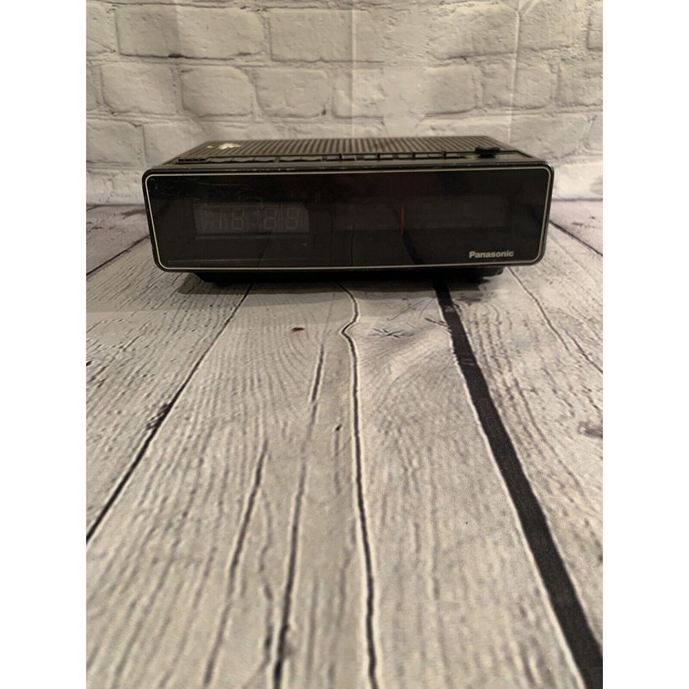 Panasonic Digital Clock Radio RC-100 AM FM Alarm Vintage Wood Grain-TESTED-WORKS
